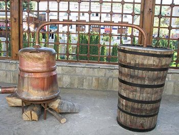 Bulgaria-Rakia-apparat.jpg